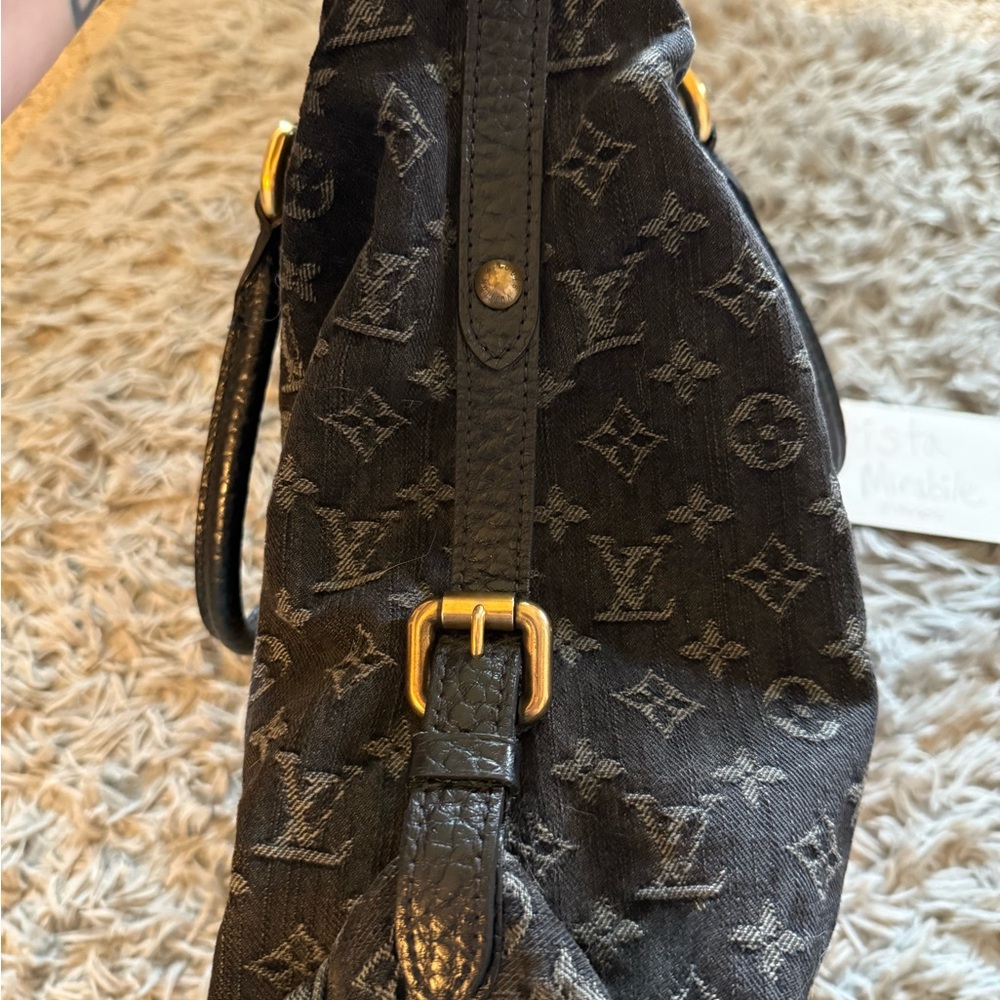 Louis Vuitton Gray Monogram Shoulder Bag - Picture 7 of 15